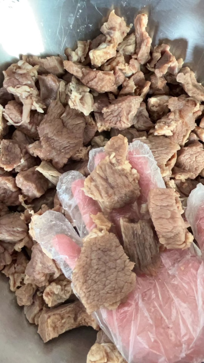 熟牛腩粒半成品商用9成熟牛肉面馆米粉中餐店餐饮商用牛肉