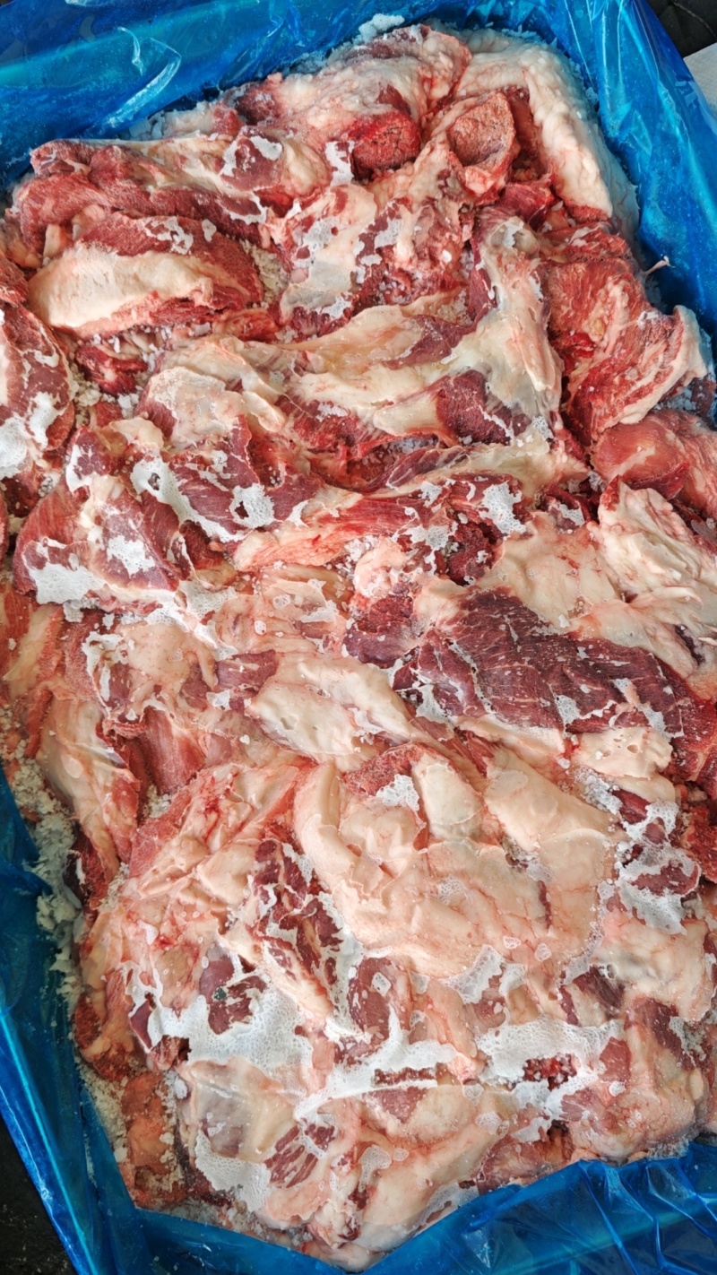 母猪倒四六碎肉，五五碎肉，长期生产，供应稳定