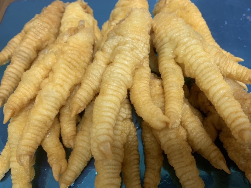 工厂直销虎皮鸡爪，油炸鸡爪