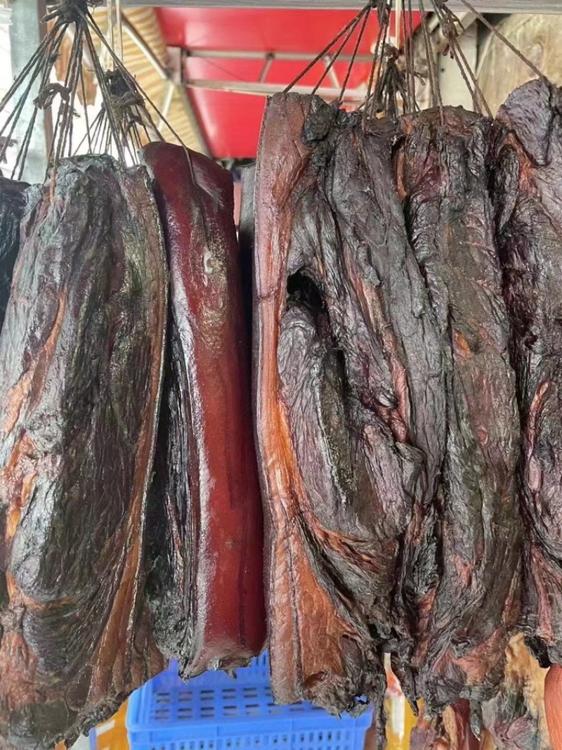 烟熏前夹腊肉（一件50斤，厂家销售）现货供应