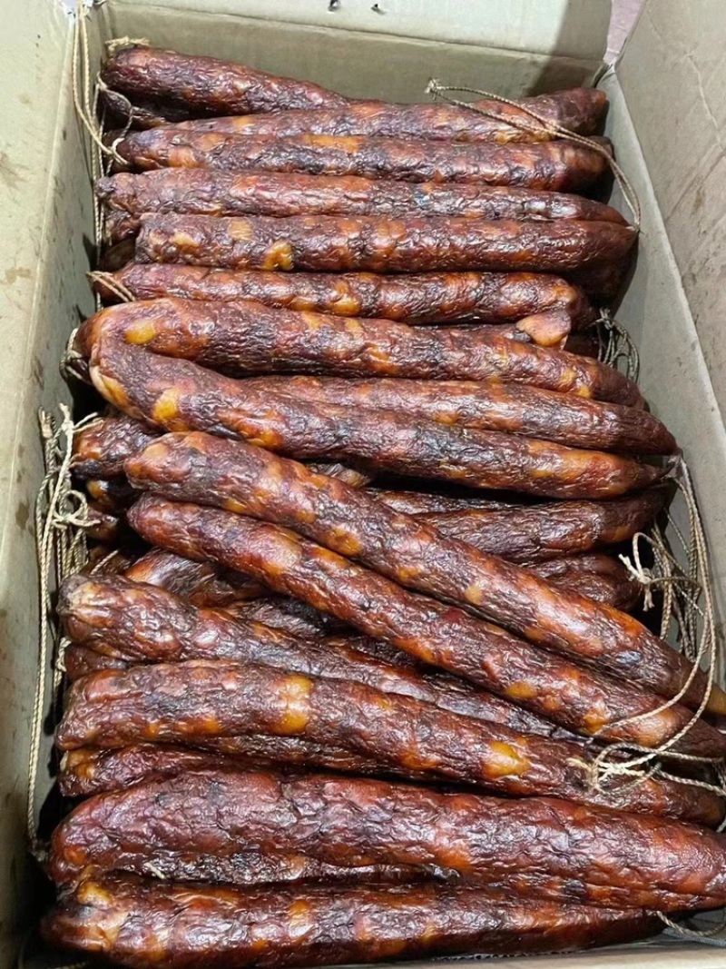 烟熏纯肉五香麻辣香肠（源头工厂一手货源熟食供应）