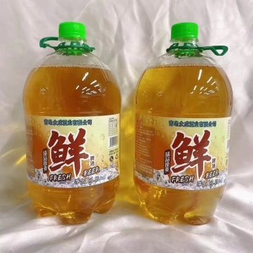 鲜啤酒夏季**啤，酒体口感细腻，泡沫丰富厂家直销价格优