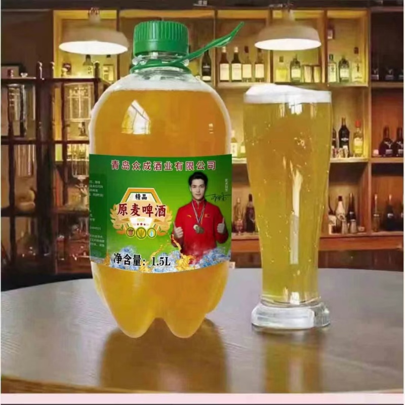 鲜啤酒夏季**啤，酒体口感细腻，泡沫丰富厂家直销价格优