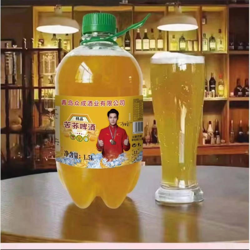 鲜啤酒夏季**啤，酒体口感细腻，泡沫丰富厂家直销价格优