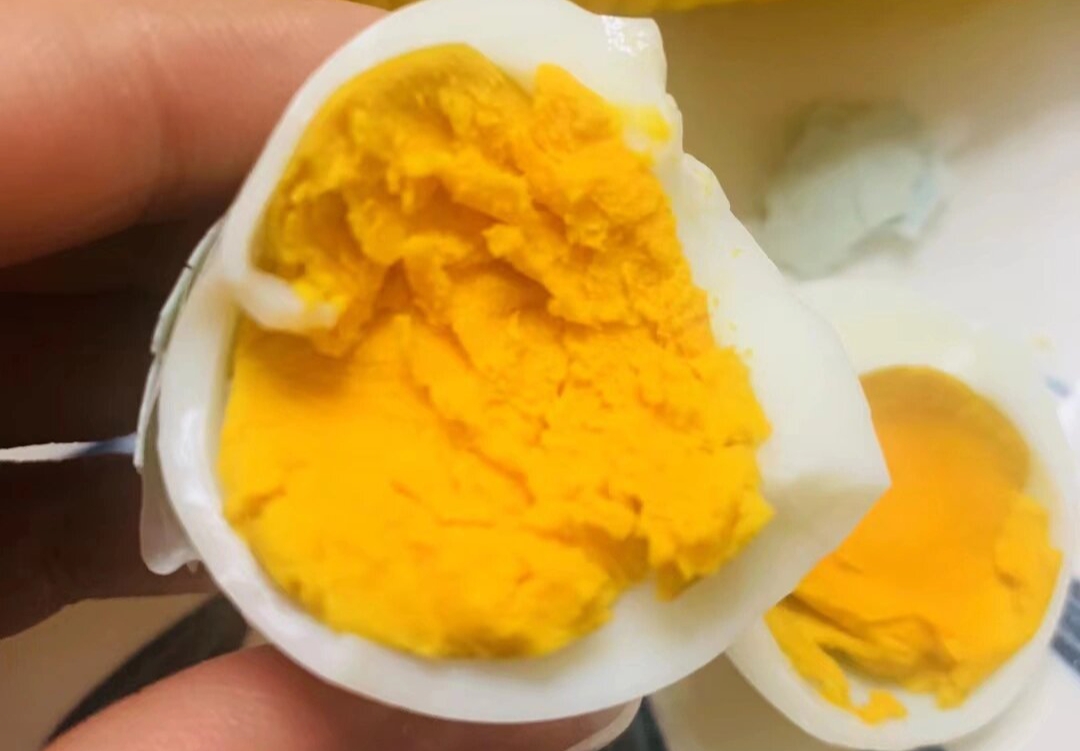 煮鸡蛋切开图