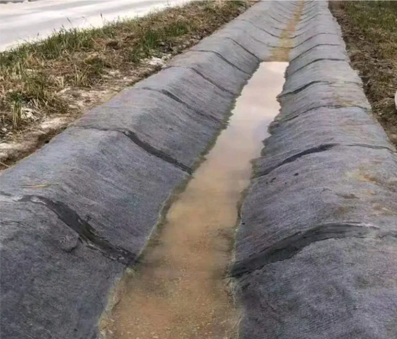 水泥毯淋水固化排水沟渠，河道护坡鱼塘护坡防护护堤