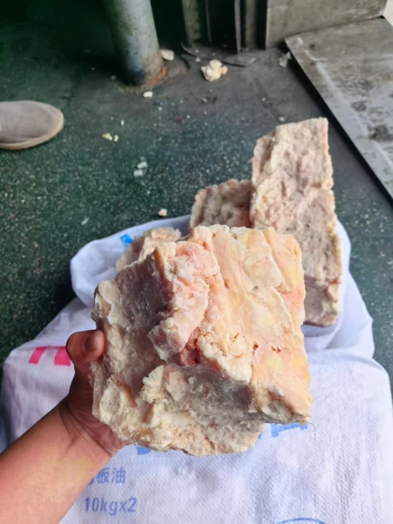 鸡板油炼油厂用板油出油率高诚信合作全国发货货源稳定