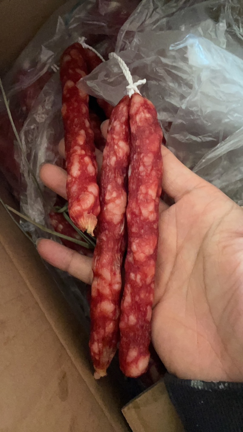 广式精制腊肠厂家批量发售量大从优质量保证包邮发货