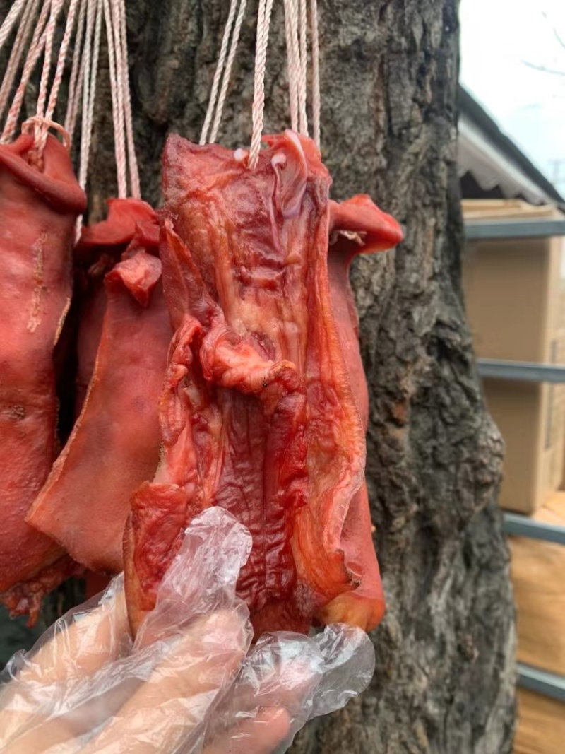 四川腊肉柏树枝柴火熏腊肉腊猪鼻猪拱嘴腊味农家烟熏