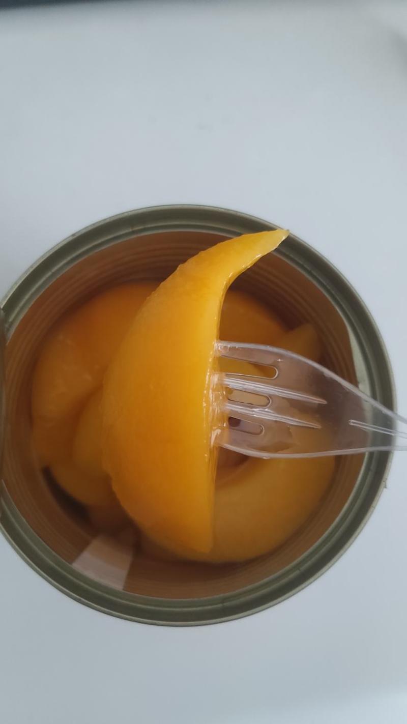 黄桃罐头，自有三千五百亩黄桃果园。配料表：黄桃白砂糖
