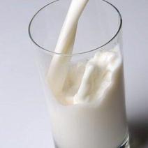 纯鲜牛奶，生鲜乳