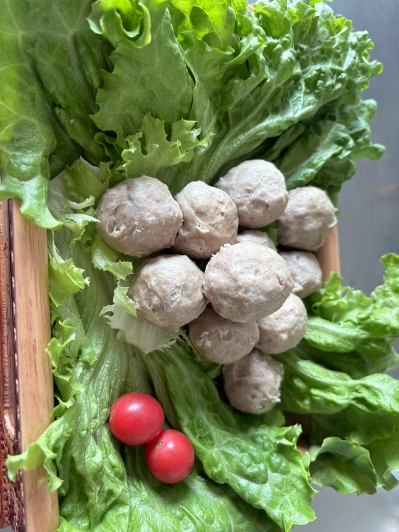 潮汕风味牛肉丸肉质紧实细腻口感Q弹润滑纯鲜牛肉制作
