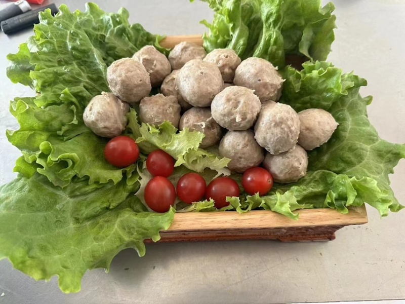 潮汕风味牛肉丸肉质紧实细腻口感Q弹润滑纯鲜牛肉制作