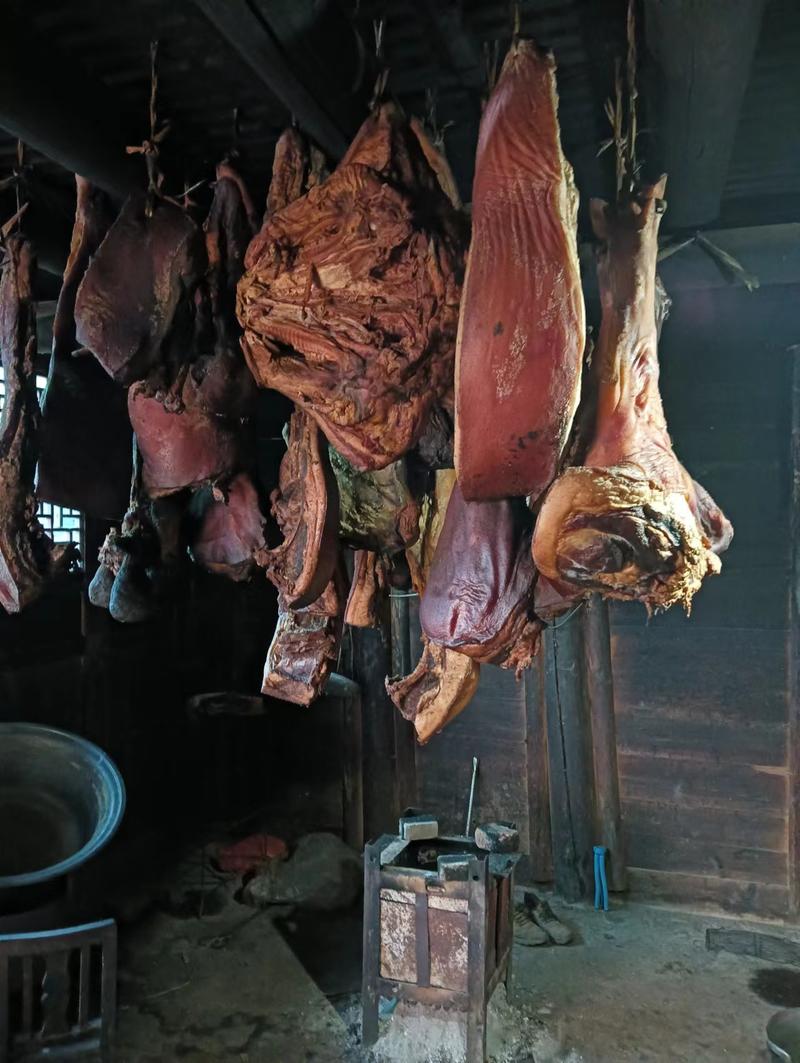 精品腊肉正宗农家自养两年熟食猪纯正猪肉香气欢迎咨询