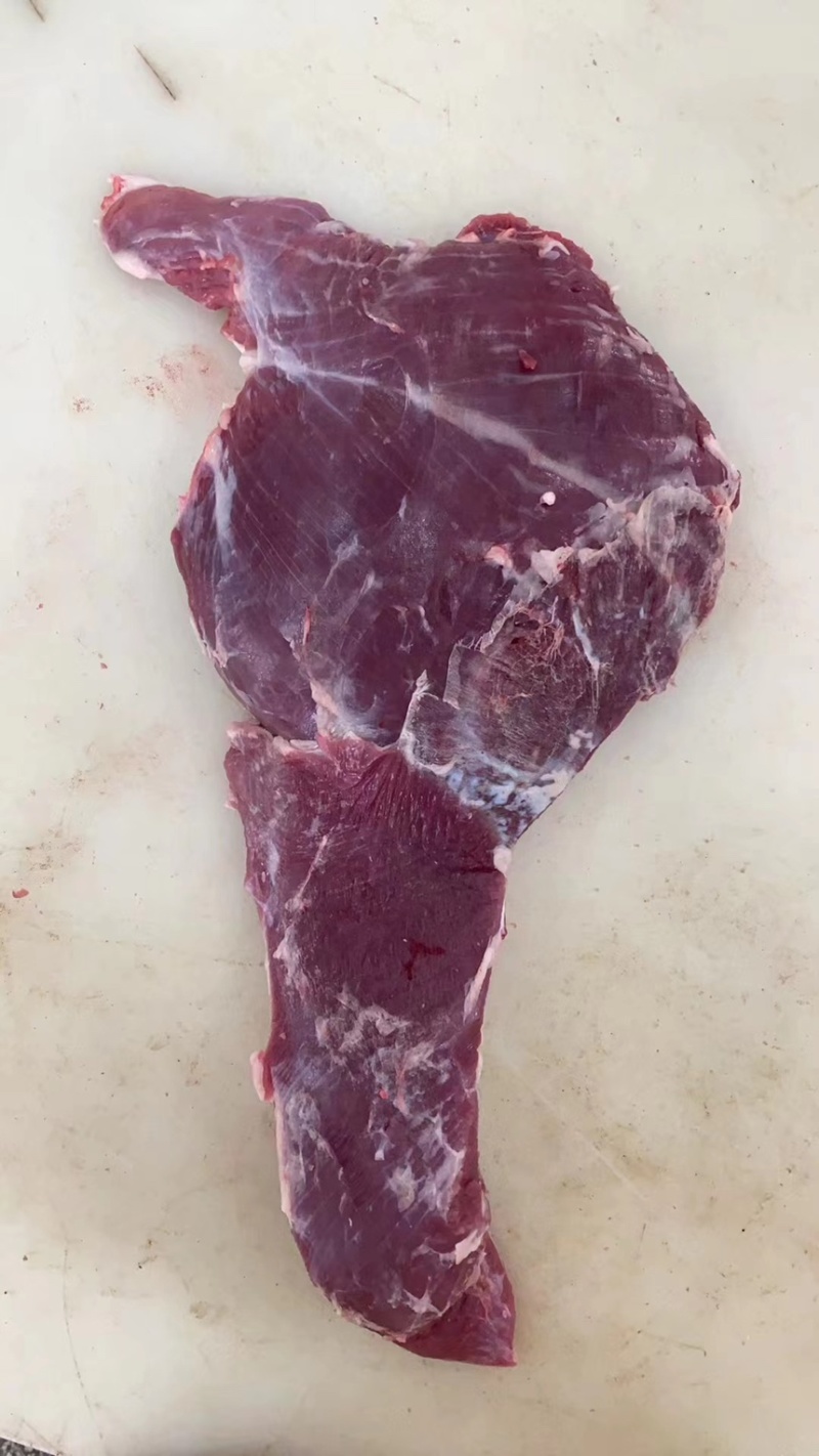 草饲西门塔尔牛肉口感鲜嫩可口