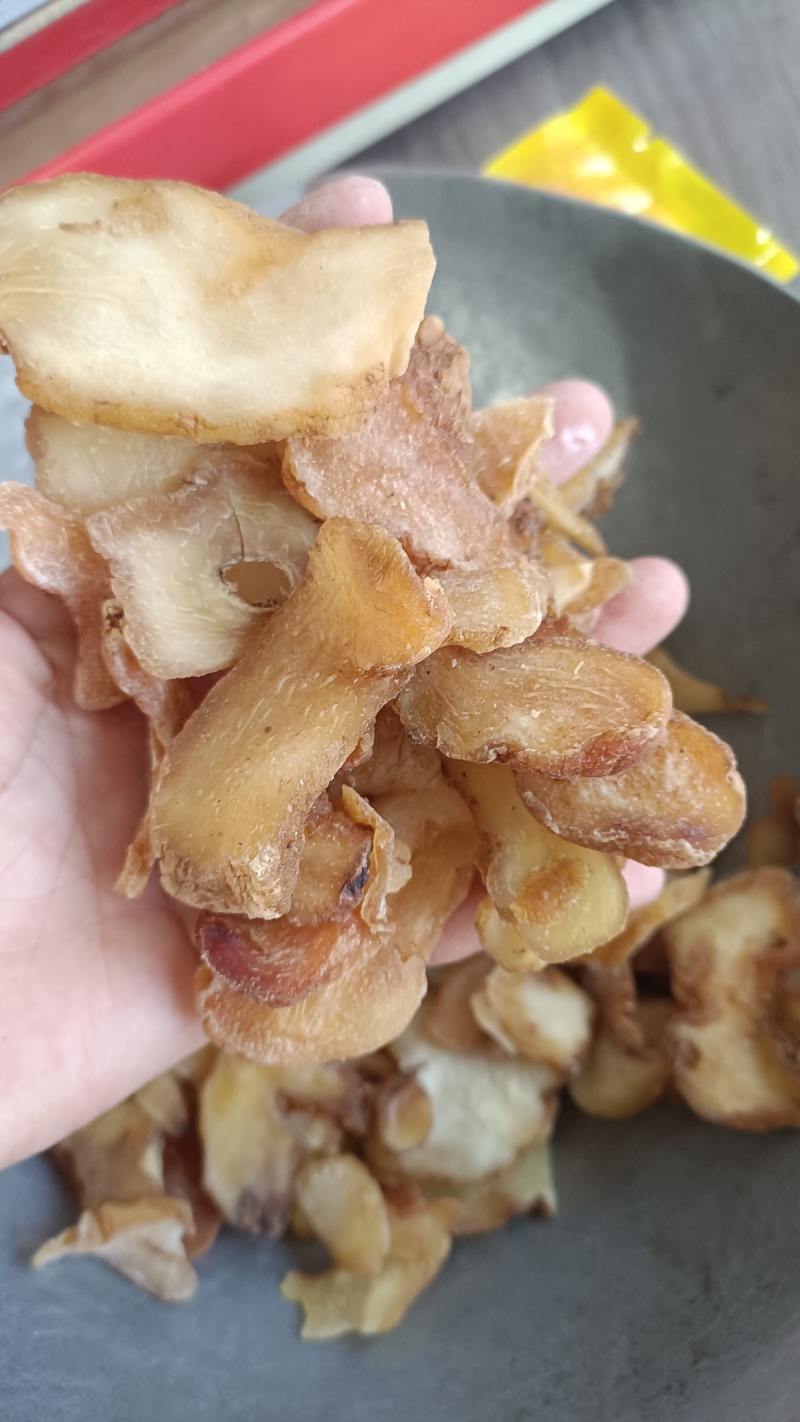 黄精，新货无硫干片，货源充足，产地直发，足斤足量