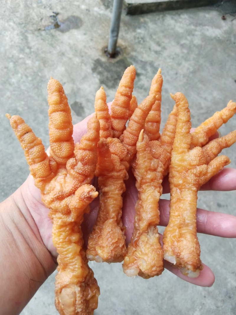 虎皮鸡爪，纯干品质，颜色金黄，货量充足，价优