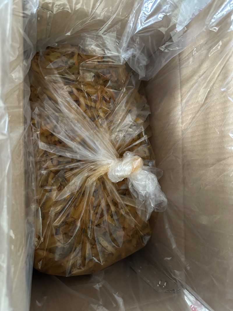 腌榨菜，五香榨菜，榨菜丝，各种规格厂家直销，优选精品箱！