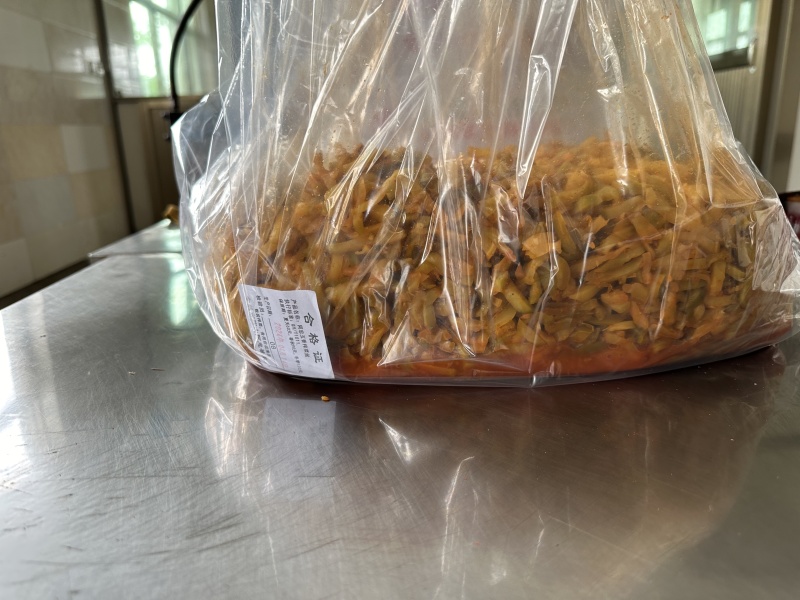 腌榨菜，五香榨菜，榨菜丝，各种规格厂家直销，优选精品箱！