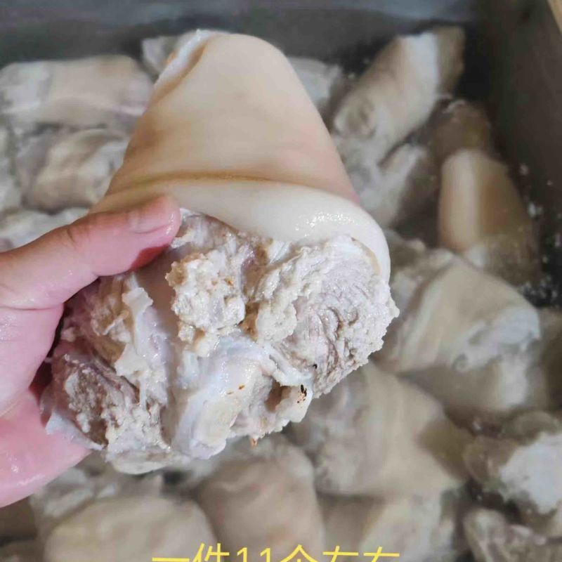 猪肘子新鲜出炉价格美丽好吃不贵