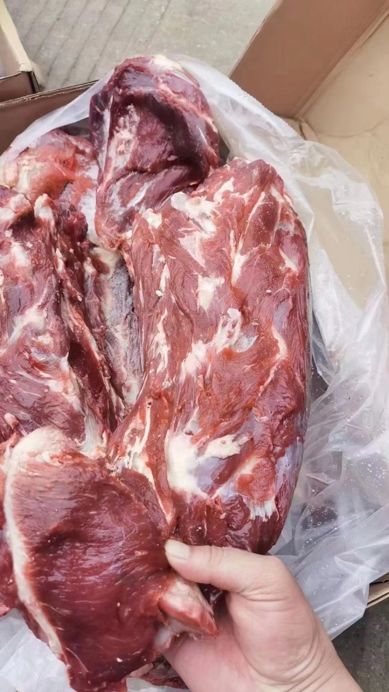 国产满肉牛脖骨特点就是肉多肉多价格便宜