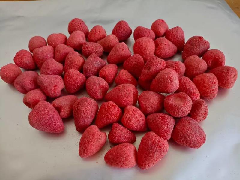 冻干草莓，一件代发，加糖无糖整颗切片草莓，支持冻干代加工