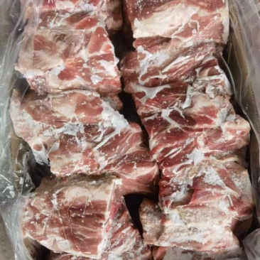 满肉猪胫骨，4.95/斤，带肉多达60%，一件20斤