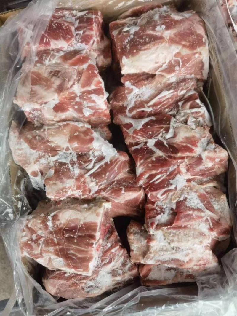 满肉猪胫骨，4.95/斤，带肉多达60%，一件20斤