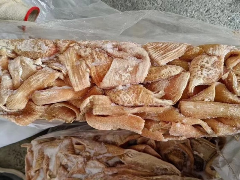 无油牛大肠，豁开处理的非常干净，没有任何杂质。