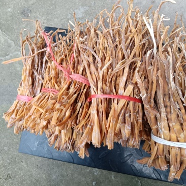 小笋干，太阳晒的小笋干，柴火烤的小笋子。各位大佬需要的下单付