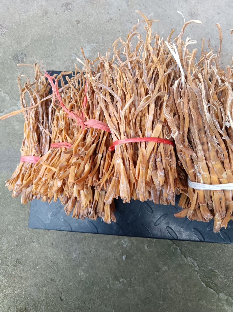 小笋干，太阳晒的小笋干，柴火烤的小笋子。各位大佬需要的下单付