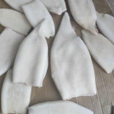秘鲁鱿鱼去皮胴体，10公斤一件，鲜度好，编织袋，纸箱包装