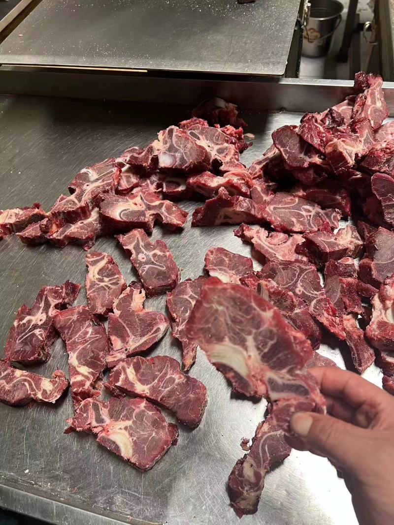 1113满肉牛脖骨