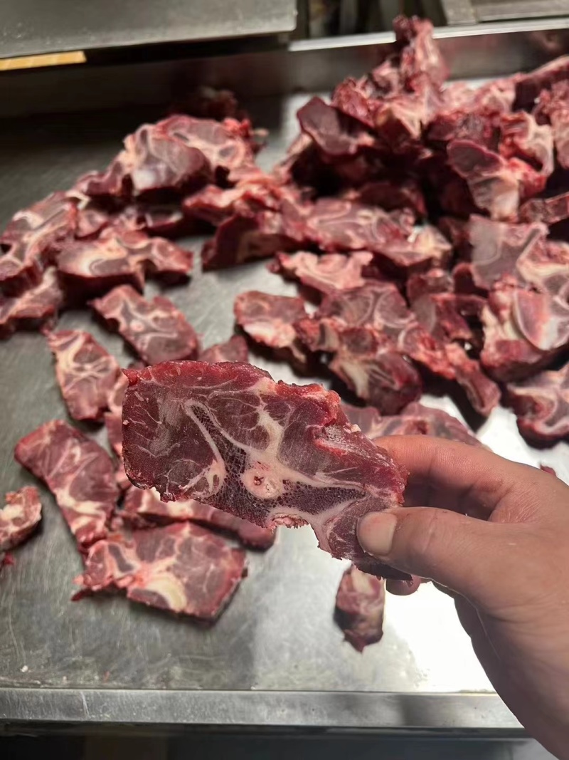 1113满肉牛脖骨