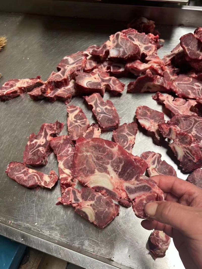 1113满肉牛脖骨