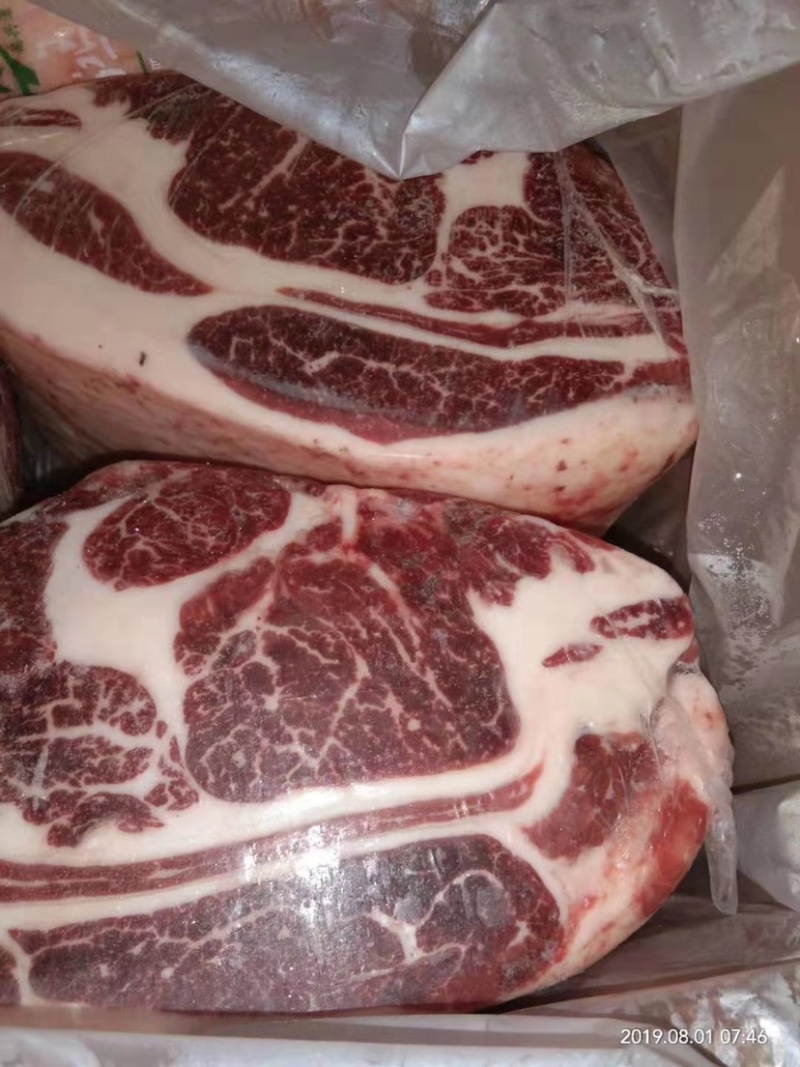 A眼肉，国产纯干冰鲜排酸牛肉，谷饲200天，花纹饱满。