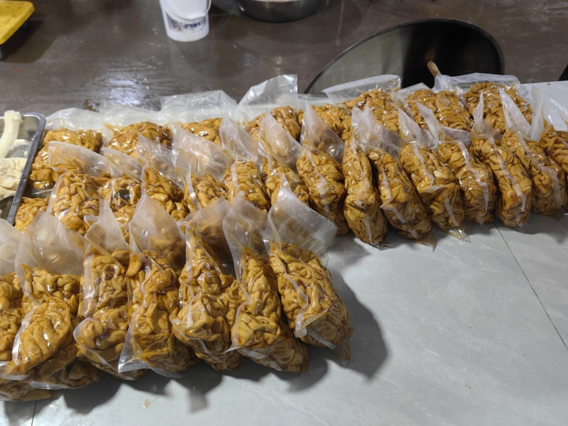 【卤味】五香肥肠批发价，货源充足产地直发，量大从优
