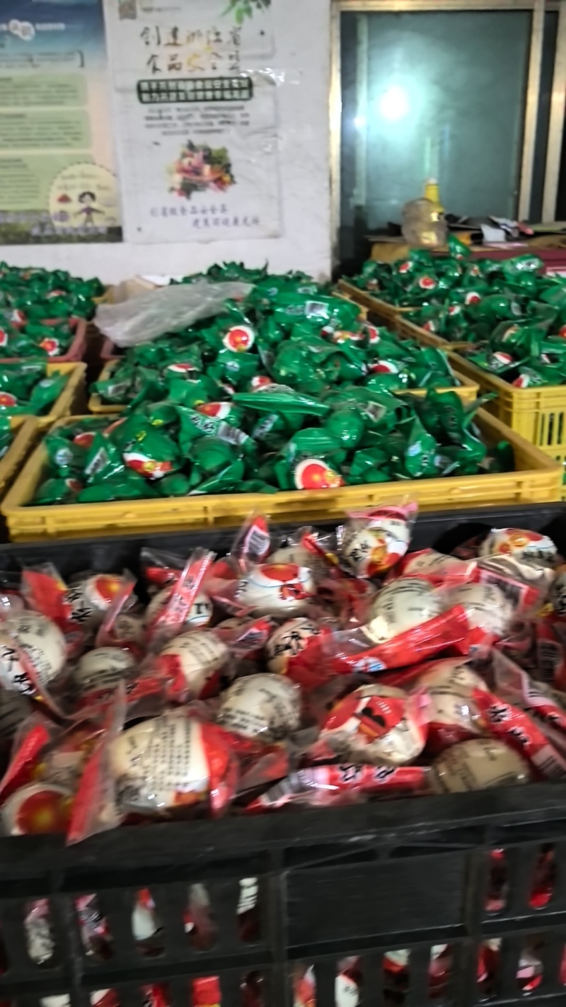 咸鸭蛋古法腌制流油咸放养纯粮食投鸭蛋一手货源常年产品稳定