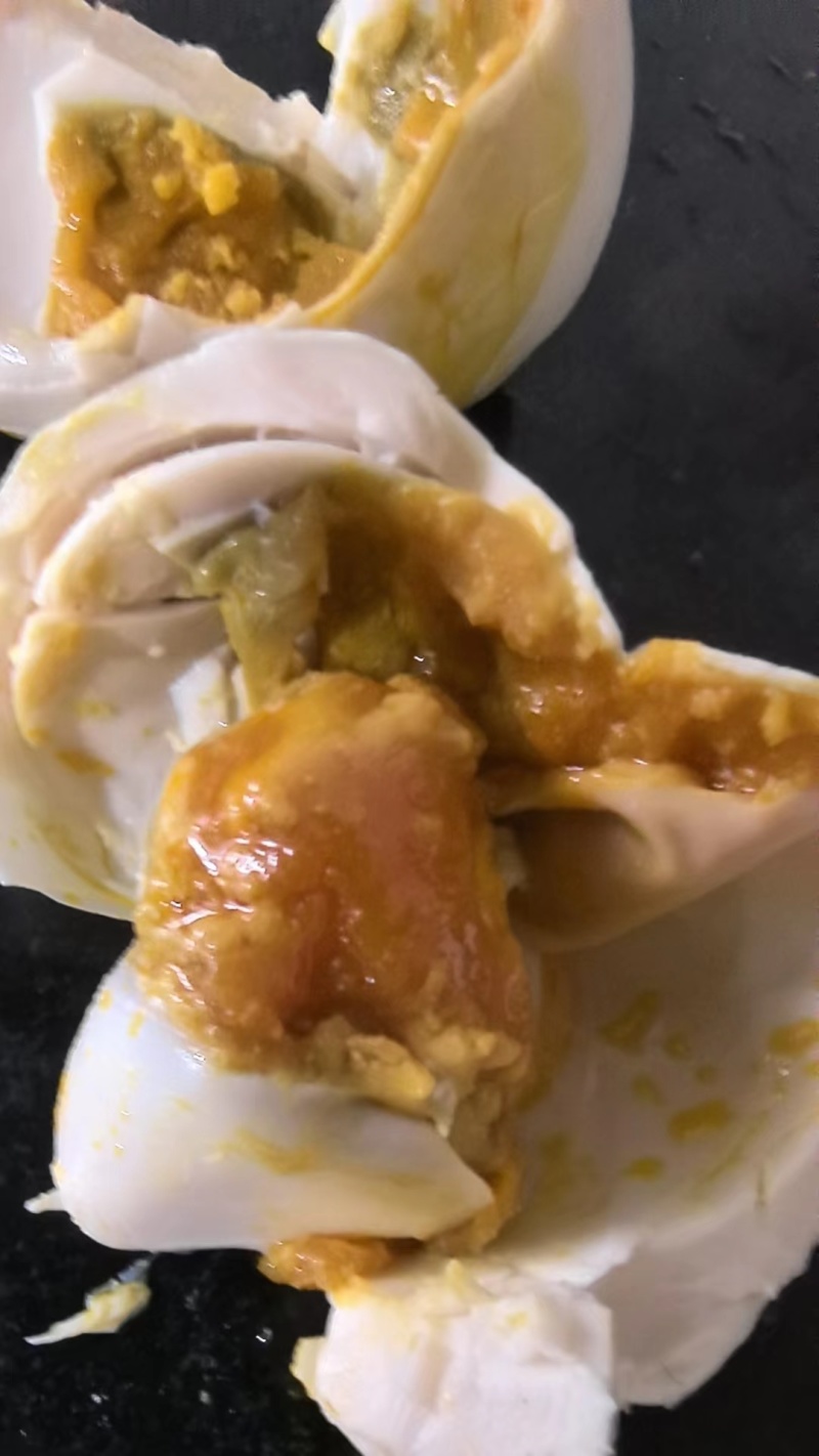 咸鸭蛋古法腌制流油咸放养纯粮食投鸭蛋一手货源常年产品稳定