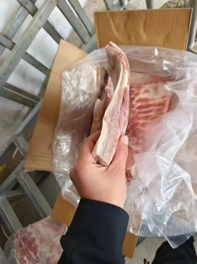 ！品名：大福带皮五花数量