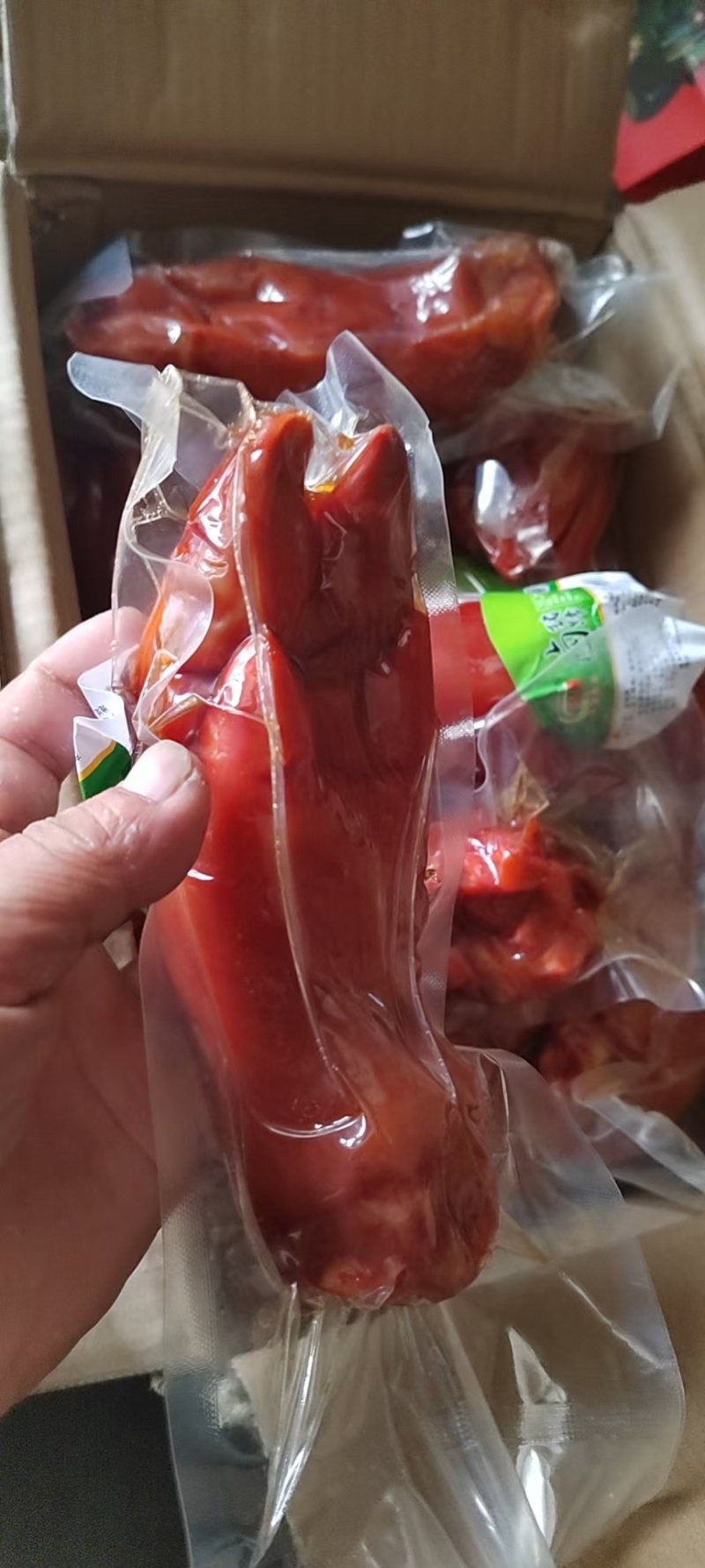 全熟卤猪蹄，每个独立包装，有整个的和破开的，一件20斤，厂家