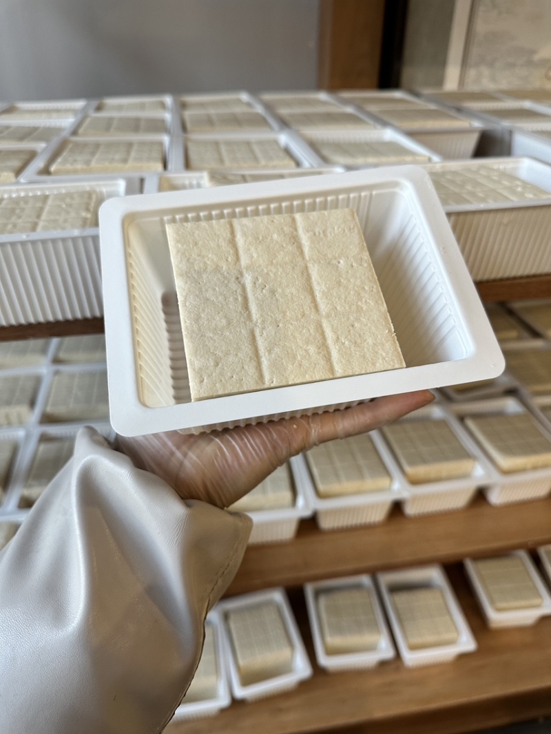 通货豆腐、正宗卤水豆腐在售，剩1-2吨产能，多可谈
