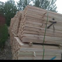长期加工出售杨木杂木包装箱木方板材，家具木方