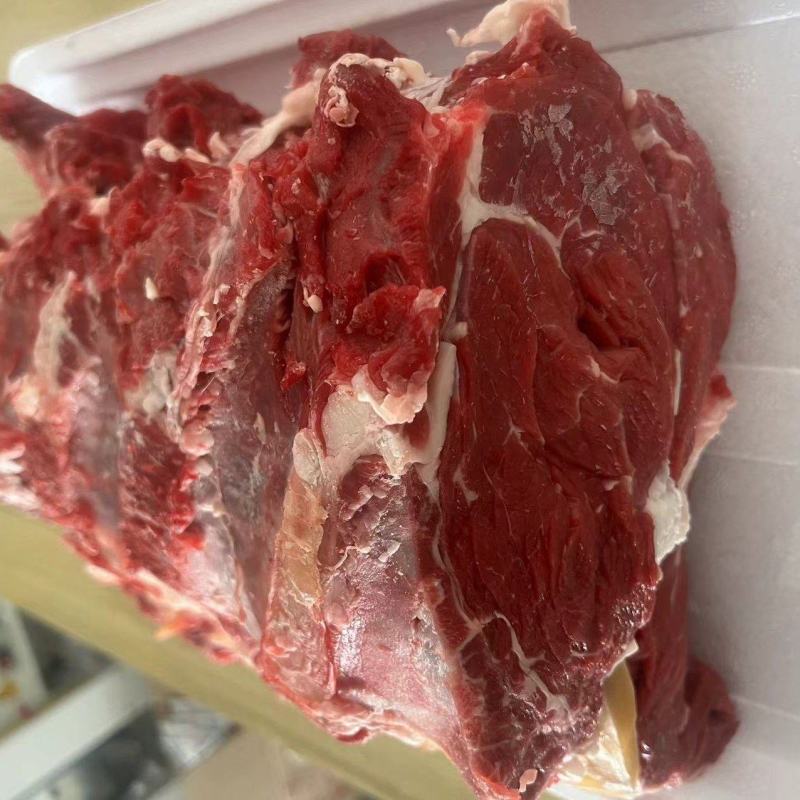 批发鲜牛肉，支持全国鲜发，纯干不打水，清真黄牛肉