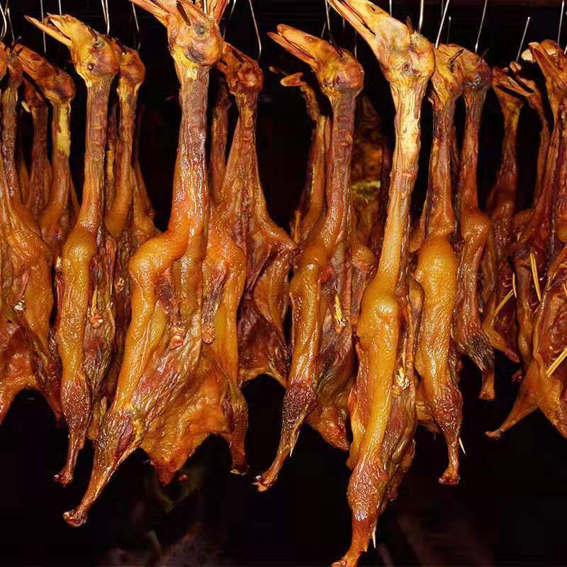 烟熏腊鸭川味板鸭整只农家特产腊土鸭腊肉腌腊肉
