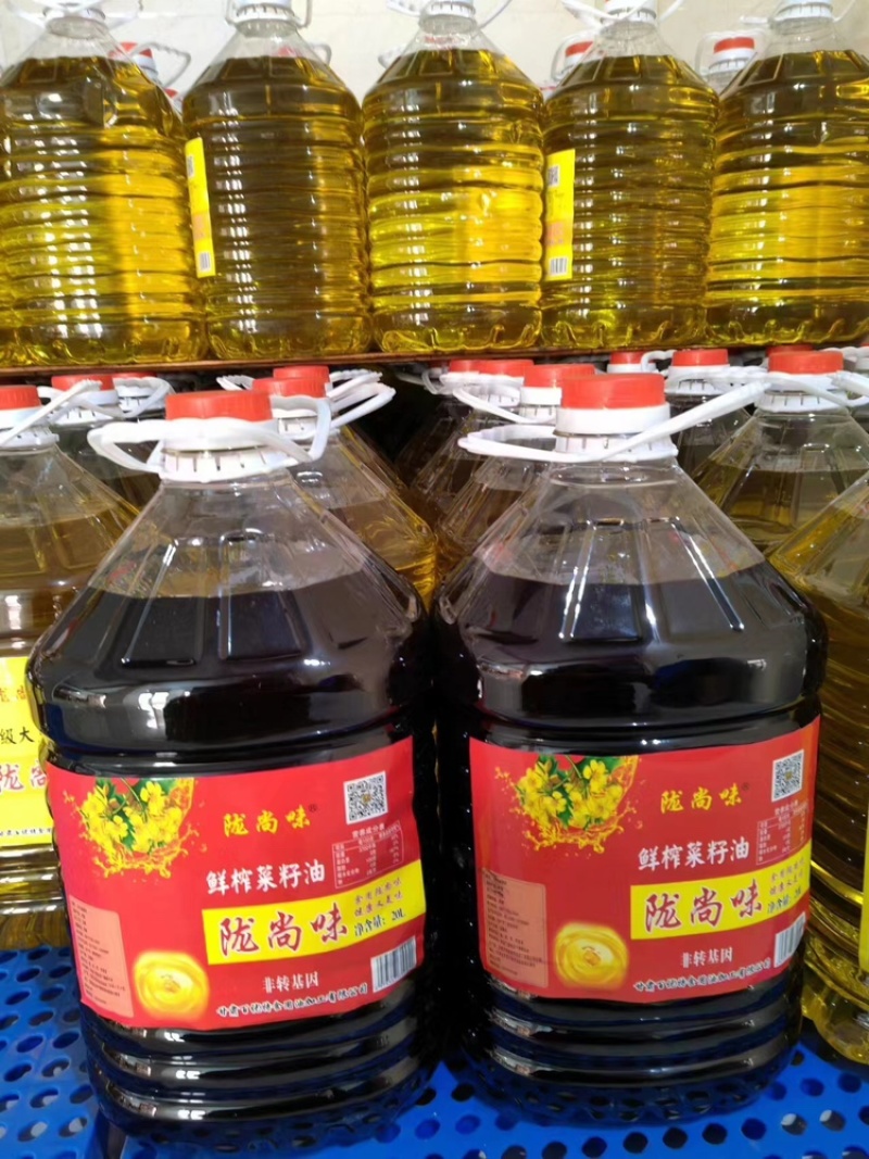 甘肃精品菜籽油，新鲜压榨，品质好价格低，一手货源！