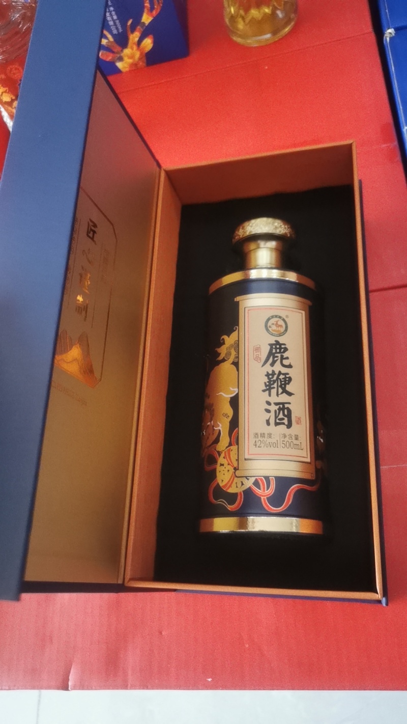 [鹿鞭酒]包邮，一瓶一斤