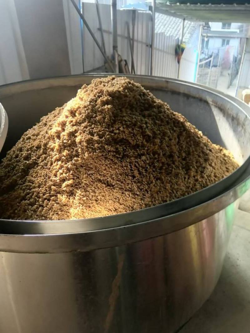 散装50度白酒大量供应，自家酒酿，量大从优，可视频验货