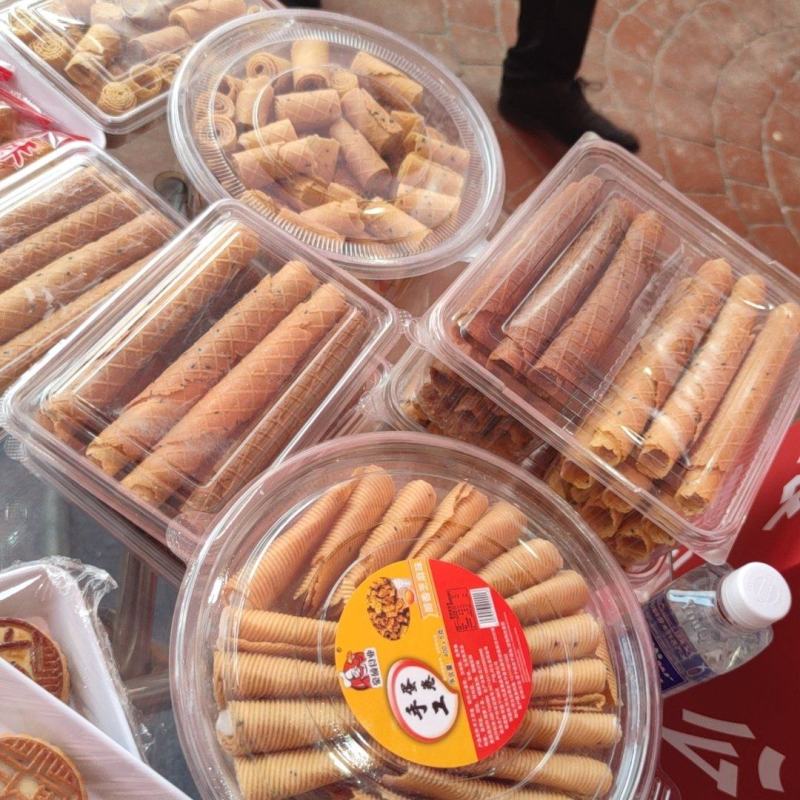 小吃糕点批量生产中月饼，夹心桃酥，鸡蛋卷，马蹄酥有需要随