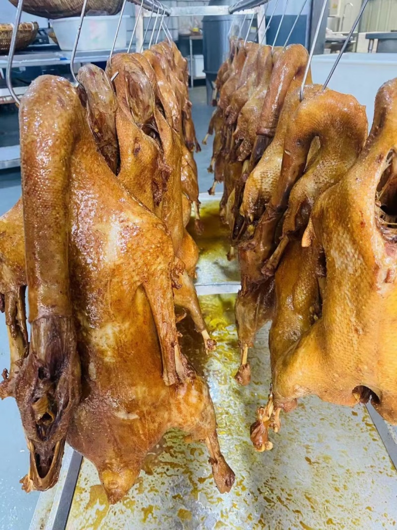 全熟卤鹅，一件40斤，肉质细腻，卤味十足